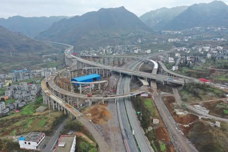 镇雄县人口_镇雄县地图