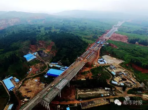 昆嵩小龙高速公路年底通车 昭通到昆明不用担心堵车了