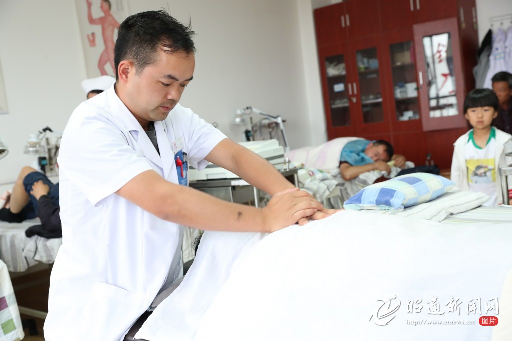 昭通中医院的“武林高手”专治颈椎腰椎病！