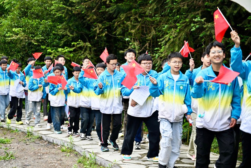 镇雄长征步道徒步行 活动传承红色基因