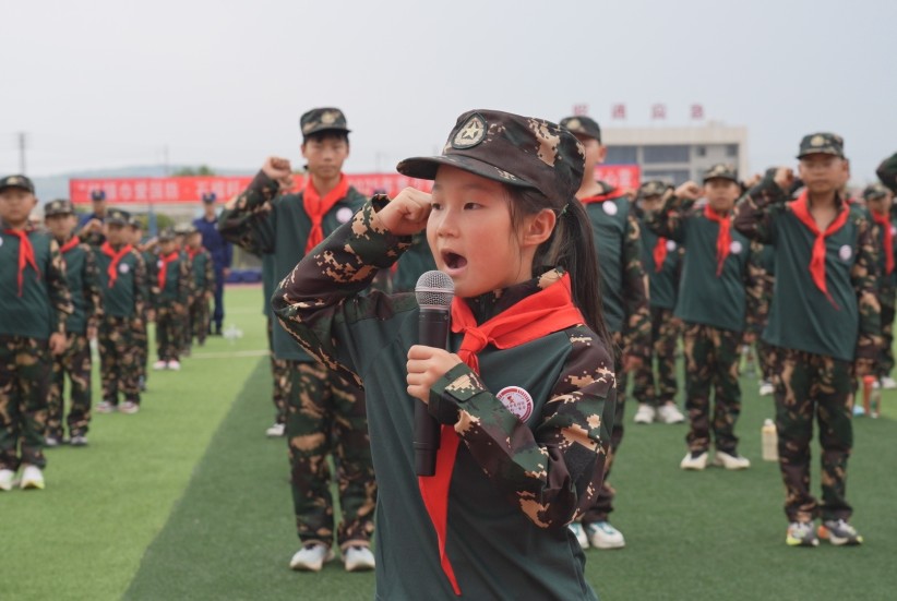 800名少先队员走进昭通市2025年青少年军事夏令营暨团结进步同心营 开启一场国防教育之旅