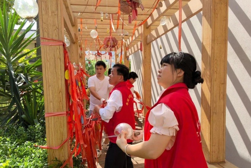 邵女坪社区 党群联动扮靓家园