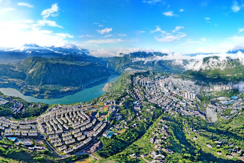 永善：蓝天白云美如画