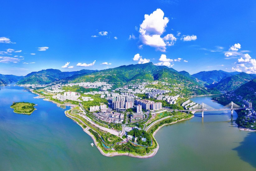 绥江初冬小城美如画