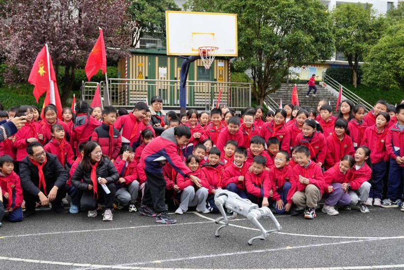 多元活动助力学生全面发展