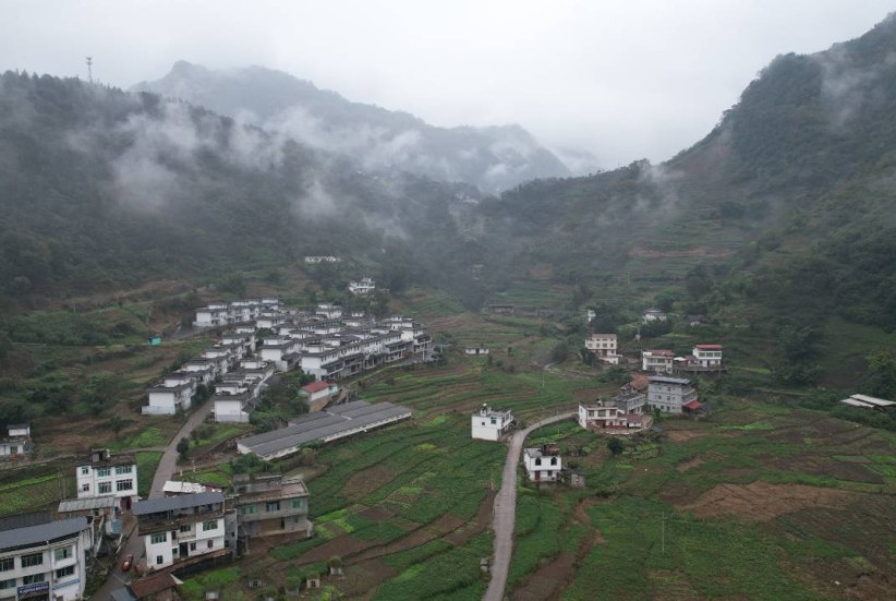 实干担当暖民心——记盐津新田村驻村第一书记王世万