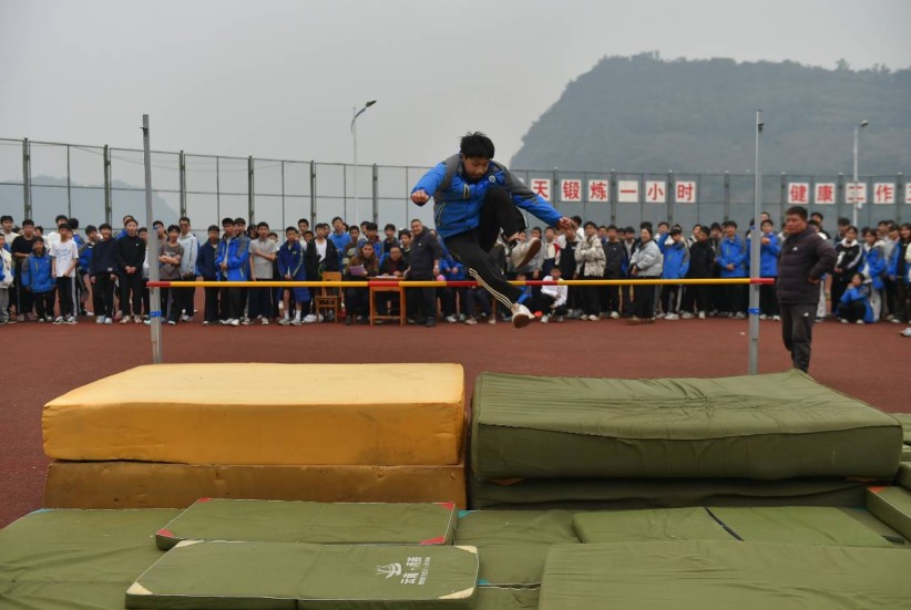 水富二中举办冬运会