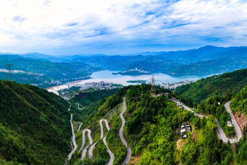 绥江交通升级助力乡村振兴