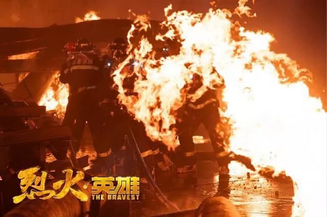 致敬烈火英雄——昭通26名消防员无偿献血9600毫升！